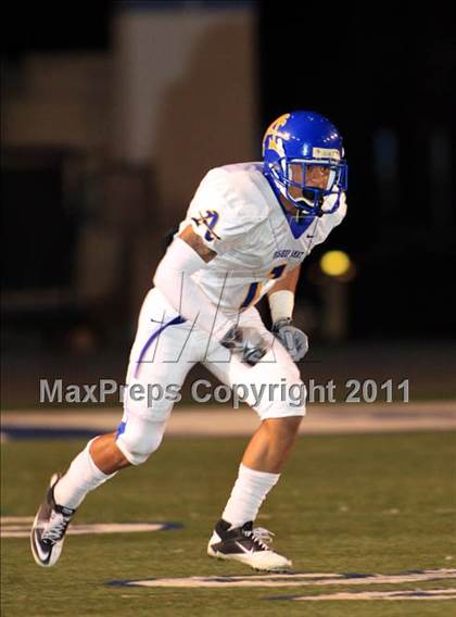 Thumbnail 3 in Servite vs. Bishop Amat photogallery.