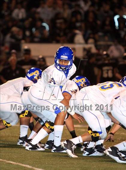 Thumbnail 2 in Servite vs. Bishop Amat photogallery.