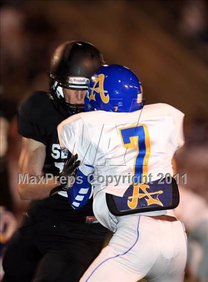 Thumbnail 2 in Servite vs. Bishop Amat photogallery.