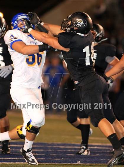 Thumbnail 3 in Servite vs. Bishop Amat photogallery.