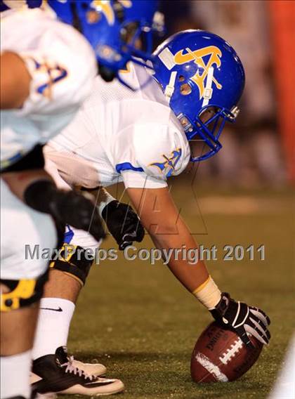 Thumbnail 3 in Servite vs. Bishop Amat photogallery.