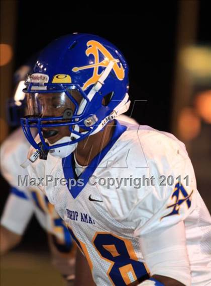 Thumbnail 3 in Servite vs. Bishop Amat photogallery.