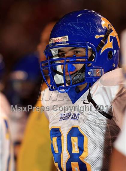 Thumbnail 1 in Servite vs. Bishop Amat photogallery.