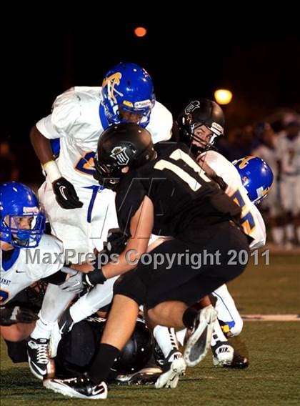 Thumbnail 3 in Servite vs. Bishop Amat photogallery.