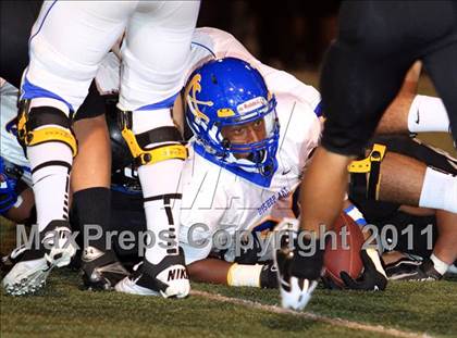 Thumbnail 1 in Servite vs. Bishop Amat photogallery.