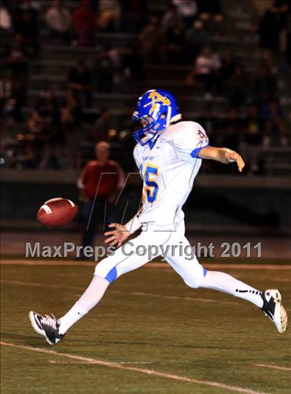Thumbnail 3 in Servite vs. Bishop Amat photogallery.