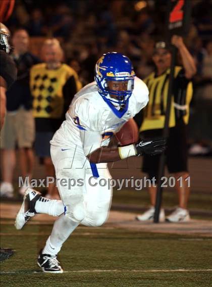 Thumbnail 2 in Servite vs. Bishop Amat photogallery.