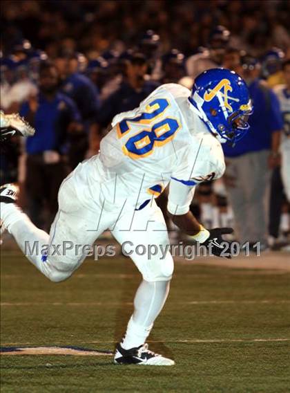 Thumbnail 1 in Servite vs. Bishop Amat photogallery.