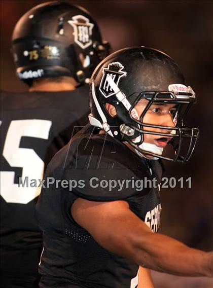 Thumbnail 2 in Servite vs. Bishop Amat photogallery.