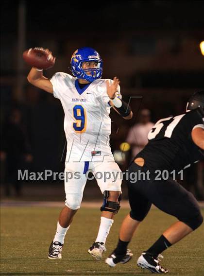 Thumbnail 3 in Servite vs. Bishop Amat photogallery.