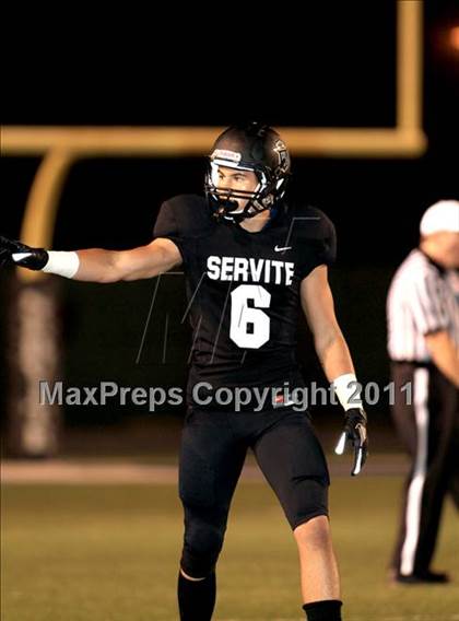 Thumbnail 2 in Servite vs. Bishop Amat photogallery.