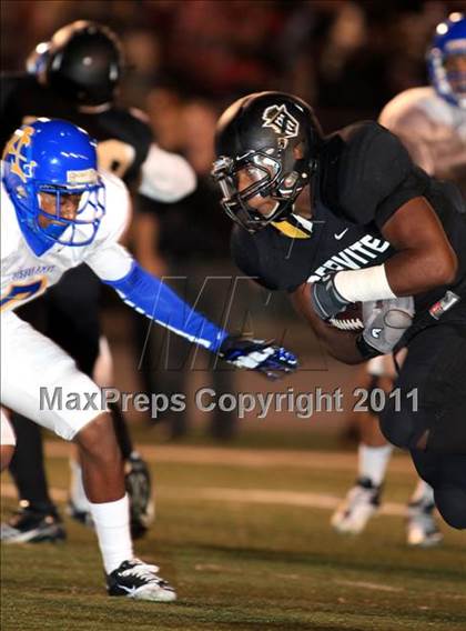 Thumbnail 3 in Servite vs. Bishop Amat photogallery.