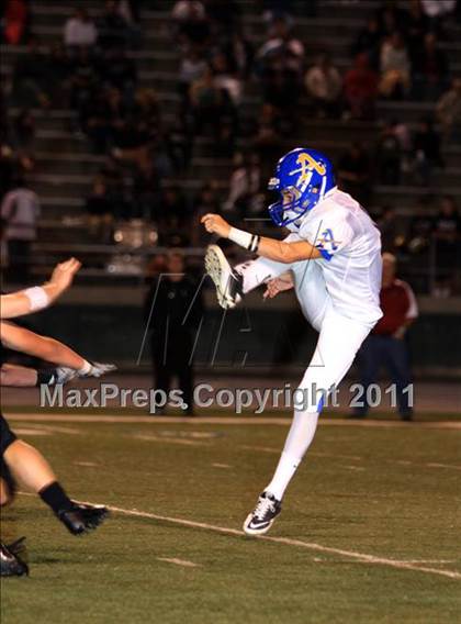 Thumbnail 1 in Servite vs. Bishop Amat photogallery.