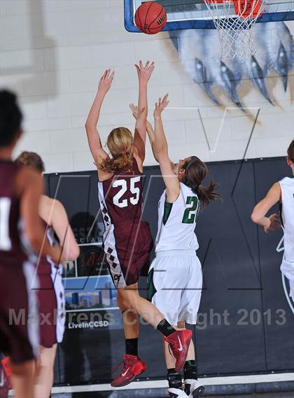 Thumbnail 2 in D'Evelyn vs. Cherokee Trail (Grandview Invitational) photogallery.