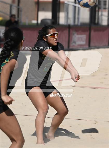 Thumbnail 3 in Oaks Christian vs. Long Beach Poly (CIF-SS D2 Playoffs) photogallery.