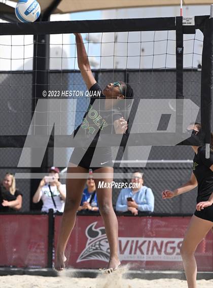 Thumbnail 3 in Oaks Christian vs. Long Beach Poly (CIF-SS D2 Playoffs) photogallery.