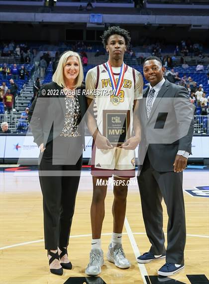 Thumbnail 3 in Beaumont United vs. Mansfield Timberview (UIL 5A State Final) photogallery.