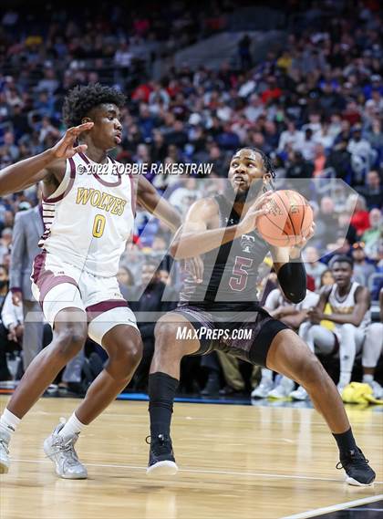 Thumbnail 1 in Beaumont United vs. Mansfield Timberview (UIL 5A State Final) photogallery.