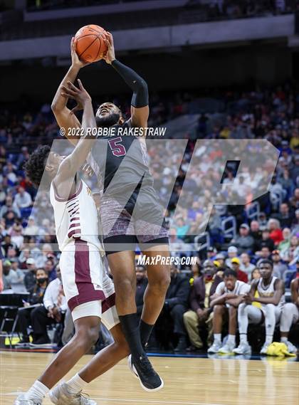 Thumbnail 3 in Beaumont United vs. Mansfield Timberview (UIL 5A State Final) photogallery.