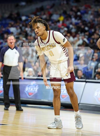 Thumbnail 2 in Beaumont United vs. Mansfield Timberview (UIL 5A State Final) photogallery.