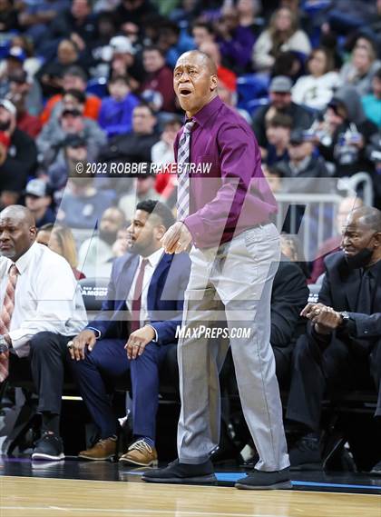 Thumbnail 1 in Beaumont United vs. Mansfield Timberview (UIL 5A State Final) photogallery.