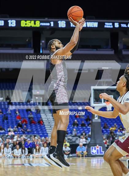 Thumbnail 1 in Beaumont United vs. Mansfield Timberview (UIL 5A State Final) photogallery.