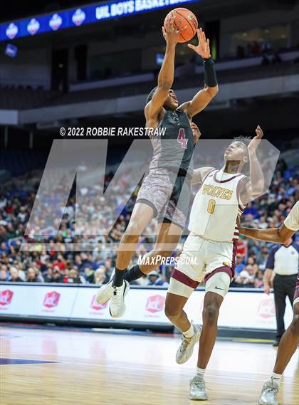 Thumbnail 3 in Beaumont United vs. Mansfield Timberview (UIL 5A State Final) photogallery.
