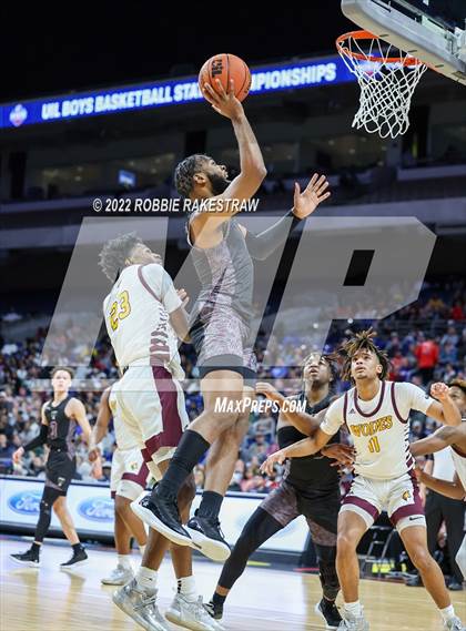 Thumbnail 1 in Beaumont United vs. Mansfield Timberview (UIL 5A State Final) photogallery.