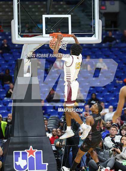 Thumbnail 1 in Beaumont United vs. Mansfield Timberview (UIL 5A State Final) photogallery.