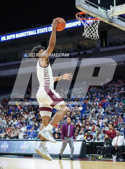 Thumbnail 2 in Beaumont United vs. Mansfield Timberview (UIL 5A State Final) photogallery.