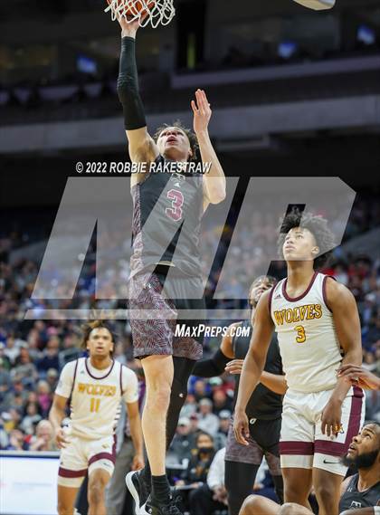 Thumbnail 2 in Beaumont United vs. Mansfield Timberview (UIL 5A State Final) photogallery.