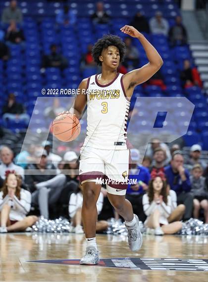 Thumbnail 2 in Beaumont United vs. Mansfield Timberview (UIL 5A State Final) photogallery.