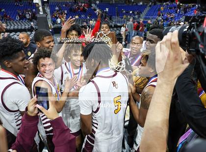 Thumbnail 1 in Beaumont United vs. Mansfield Timberview (UIL 5A State Final) photogallery.