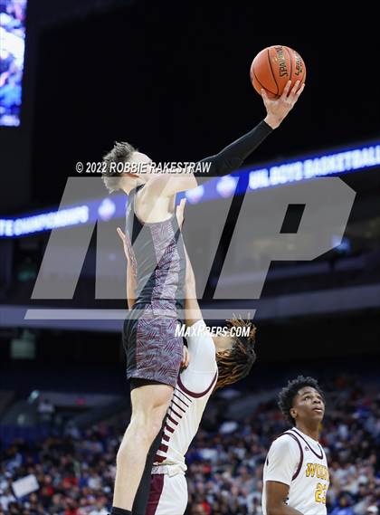 Thumbnail 2 in Beaumont United vs. Mansfield Timberview (UIL 5A State Final) photogallery.