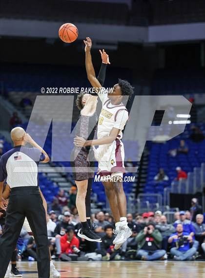 Thumbnail 3 in Beaumont United vs. Mansfield Timberview (UIL 5A State Final) photogallery.
