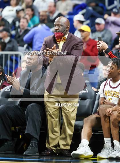 Thumbnail 3 in Beaumont United vs. Mansfield Timberview (UIL 5A State Final) photogallery.