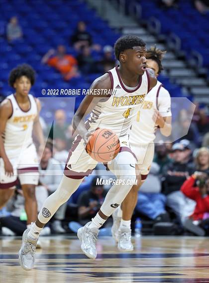 Thumbnail 3 in Beaumont United vs. Mansfield Timberview (UIL 5A State Final) photogallery.