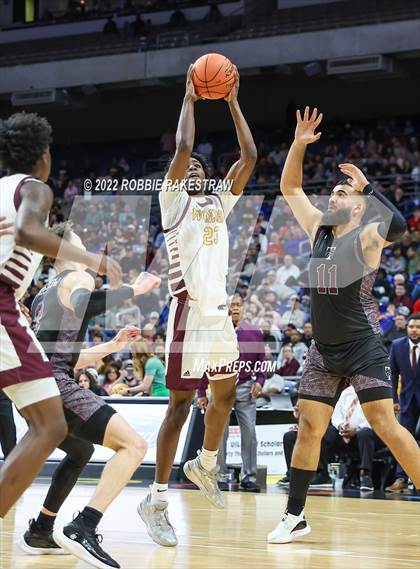 Thumbnail 1 in Beaumont United vs. Mansfield Timberview (UIL 5A State Final) photogallery.