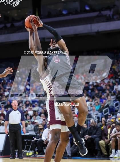 Thumbnail 1 in Beaumont United vs. Mansfield Timberview (UIL 5A State Final) photogallery.