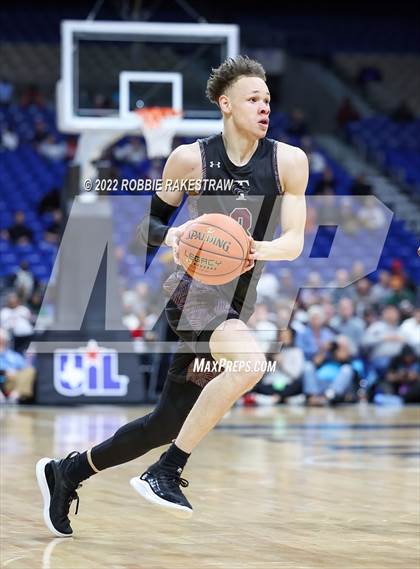 Thumbnail 2 in Beaumont United vs. Mansfield Timberview (UIL 5A State Final) photogallery.