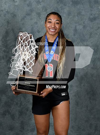 Thumbnail 2 in Etiwanda (CIF State Open Div. Award Photos) photogallery.