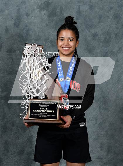 Thumbnail 3 in Etiwanda (CIF State Open Div. Award Photos) photogallery.
