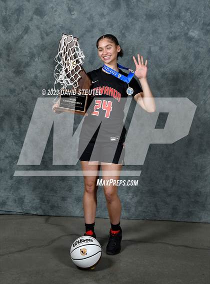 Thumbnail 2 in Etiwanda (CIF State Open Div. Award Photos) photogallery.