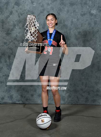 Thumbnail 3 in Etiwanda (CIF State Open Div. Award Photos) photogallery.