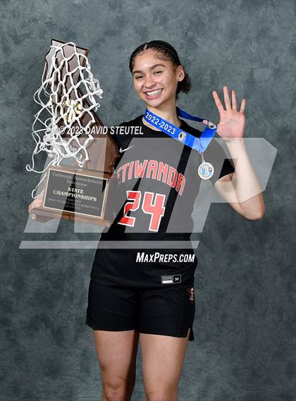 Thumbnail 1 in Etiwanda (CIF State Open Div. Award Photos) photogallery.