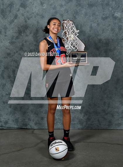 Thumbnail 1 in Etiwanda (CIF State Open Div. Award Photos) photogallery.