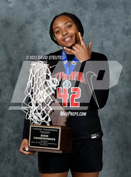 Thumbnail 2 in Etiwanda (CIF State Open Div. Award Photos) photogallery.