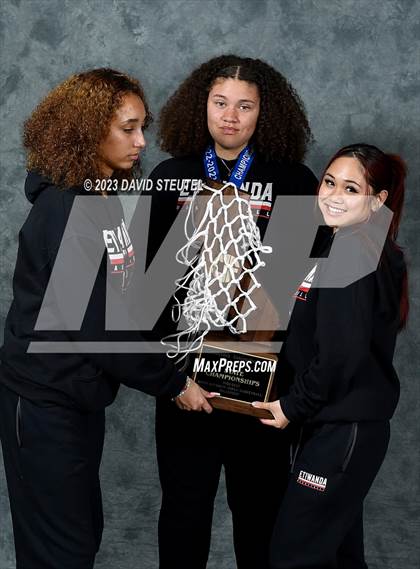 Thumbnail 2 in Etiwanda (CIF State Open Div. Award Photos) photogallery.