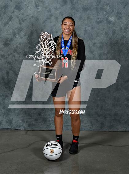 Thumbnail 3 in Etiwanda (CIF State Open Div. Award Photos) photogallery.