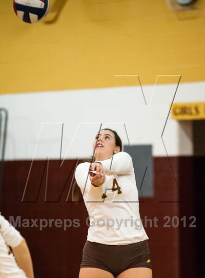 Thumbnail 2 in Bethlehem Catholic vs Allentown Central Catholic (PIAA District 11 Class AA Final) photogallery.
